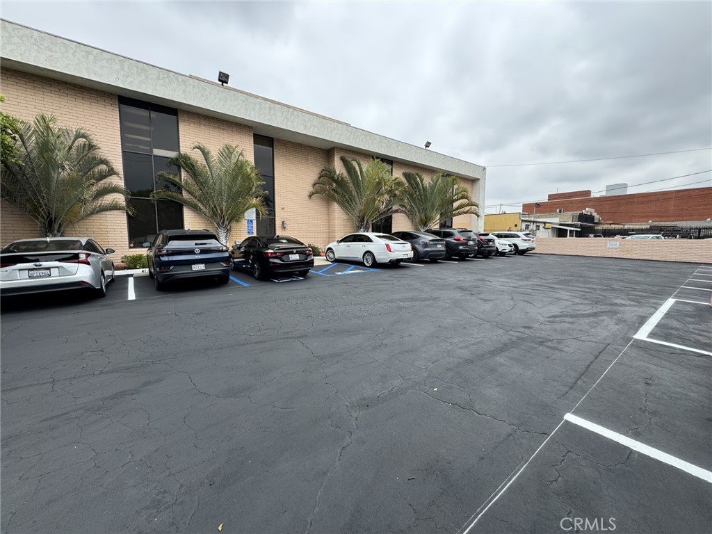 100 S Citrus Avenue Property Photo 12