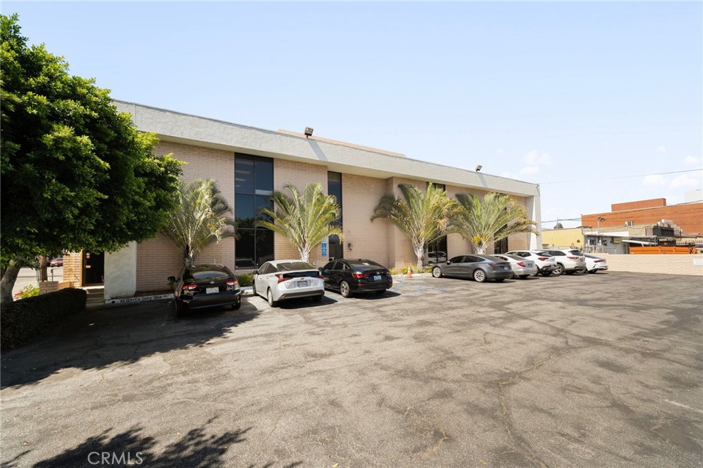 100 S Citrus Avenue Property Photo 18