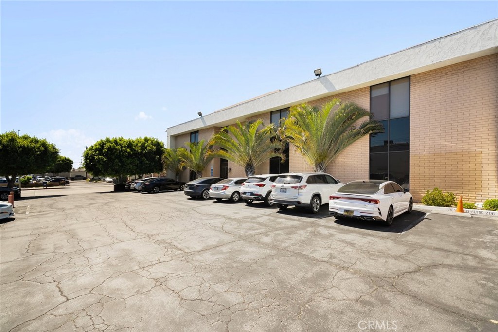 100 S Citrus Avenue Property Photo 20