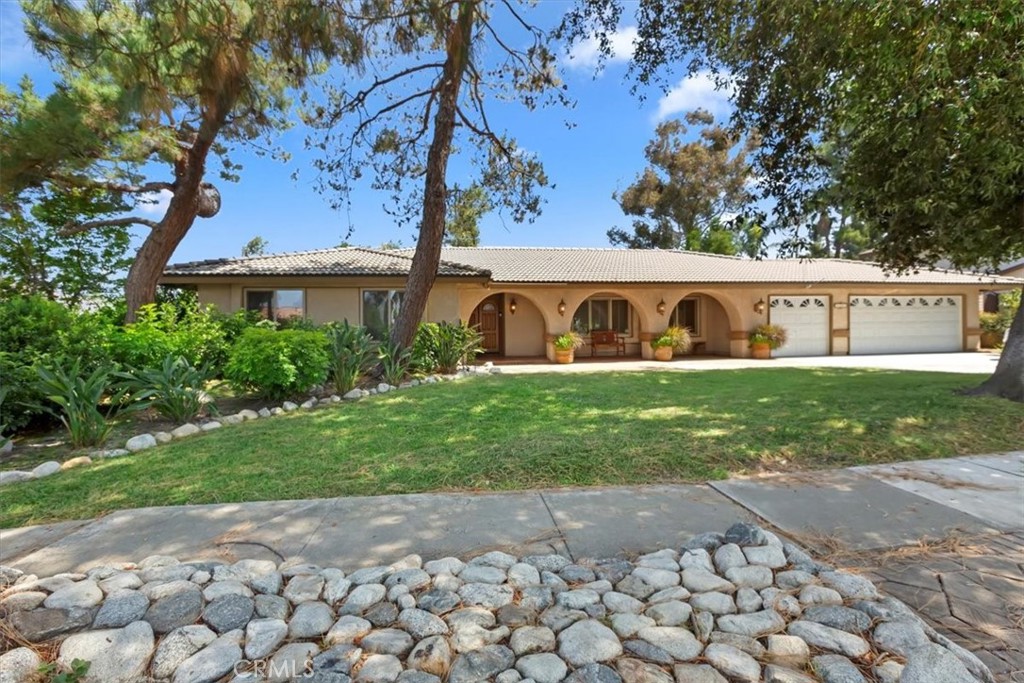 2287 Kemper Avenue Property Photo 1