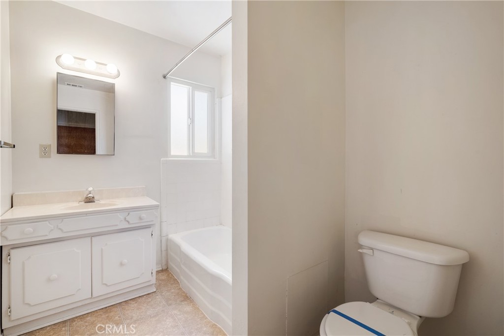 10004 Oakwood Avenue Property Photo 11