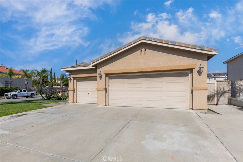 7239 Plumrose Street Property Photo 4