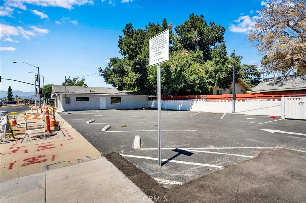 1192 N Garey Avenue Property Photo 14