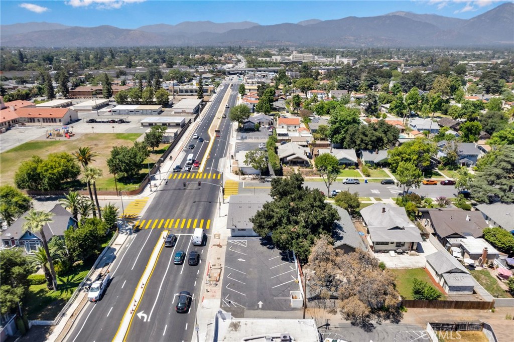 1192 N Garey Avenue Property Photo 19