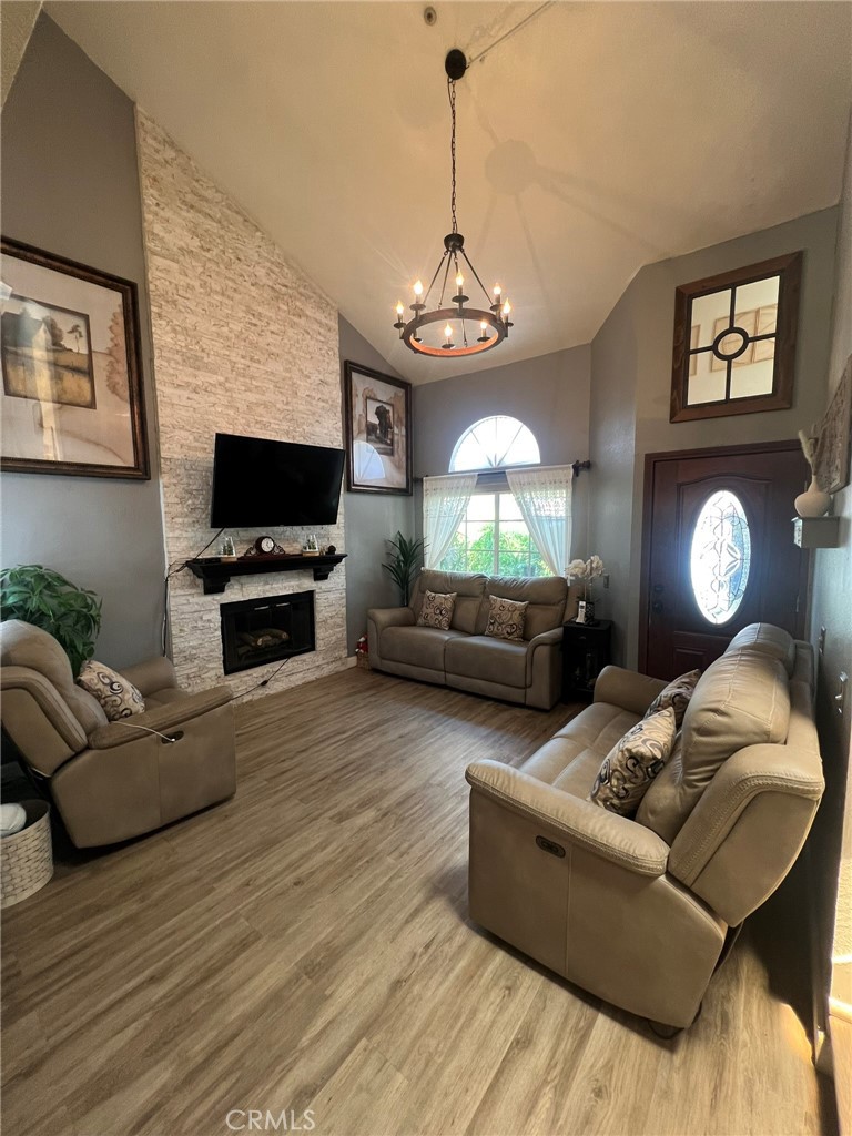 17081 Fern Street Property Photo 2