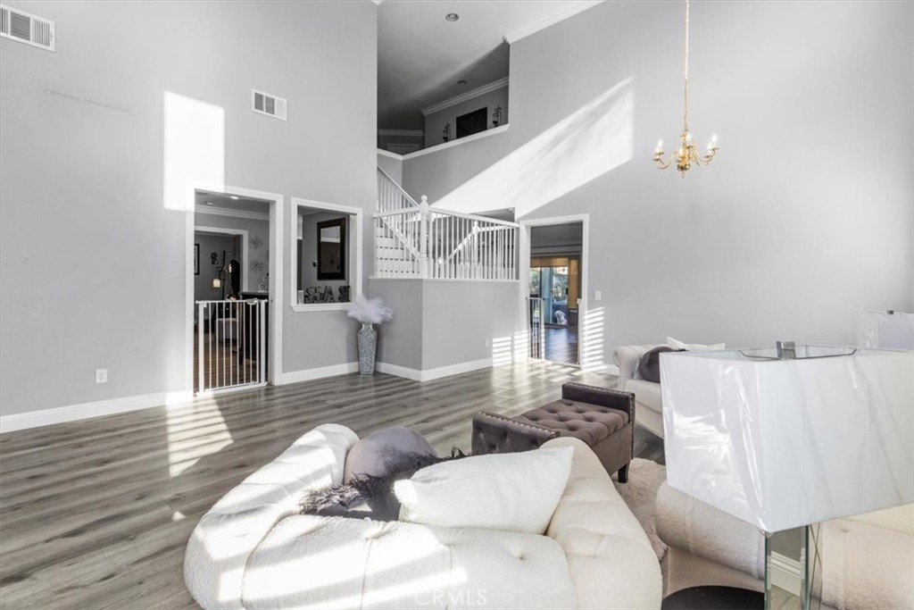15467 Spruce Tree Way Property Photo 3