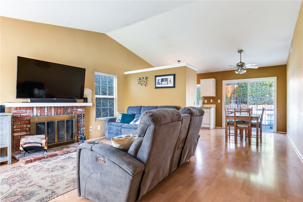 6732 Plum Way Property Photo 3