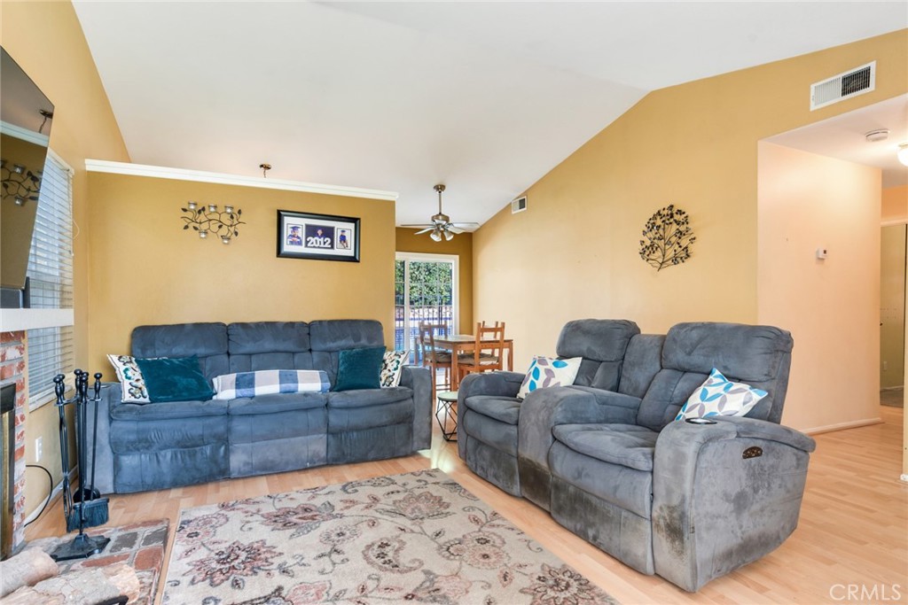 6732 Plum Way Property Photo 4