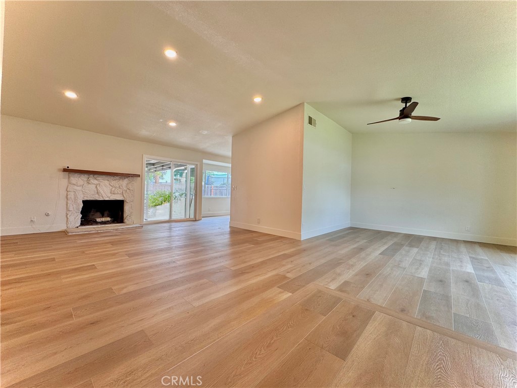 1653 N Fillmore Avenue Property Photo 2