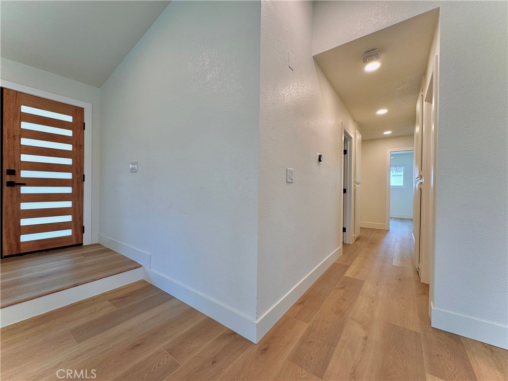 1653 N Fillmore Avenue Property Photo 9