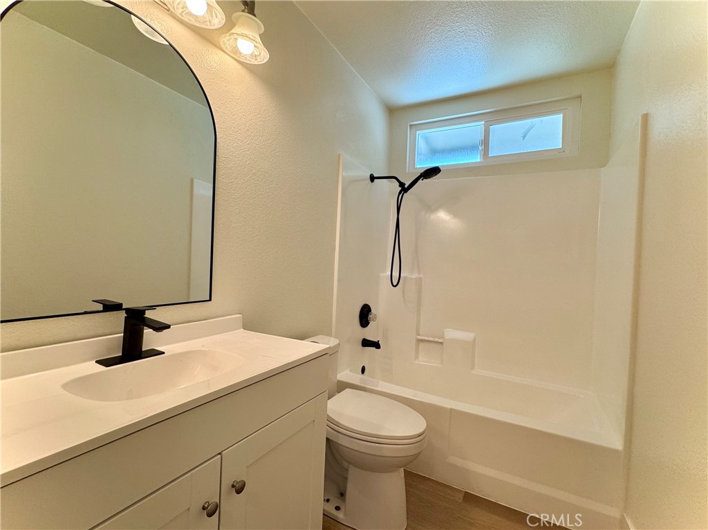1653 N Fillmore Avenue Property Photo 10