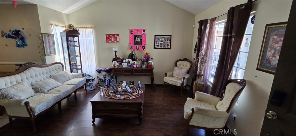 15173 Hill Way Property Photo 5