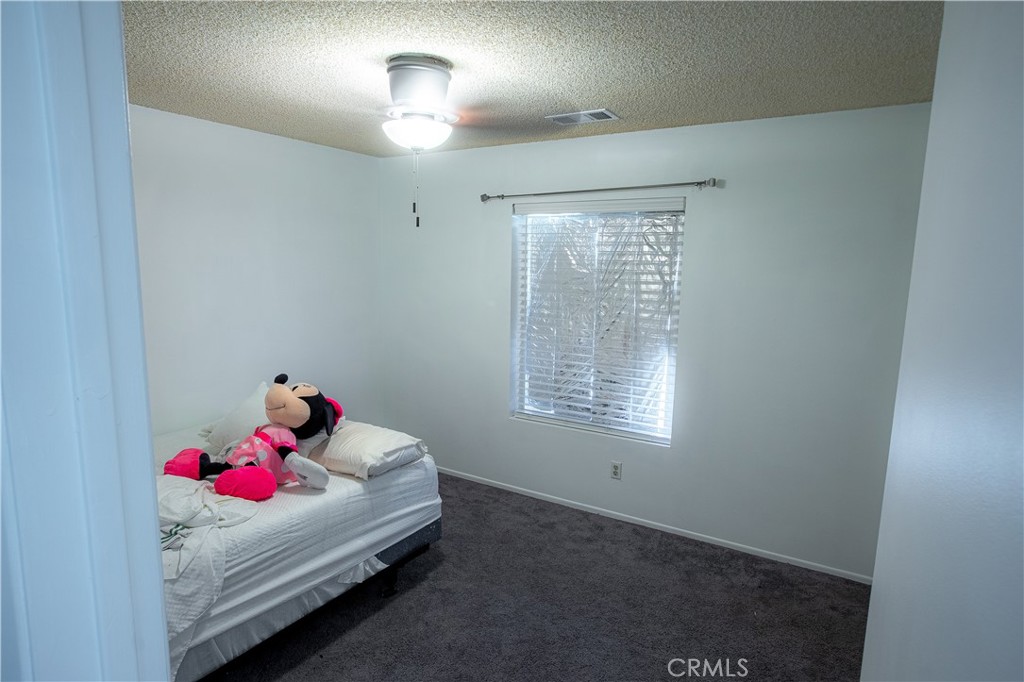 9450 Mango Avenue Property Photo 7