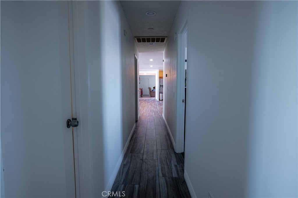 9450 Mango Avenue Property Photo 12