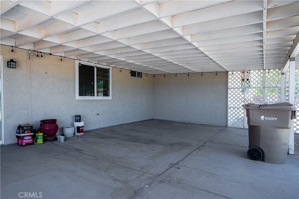 9450 Mango Avenue Property Photo 13