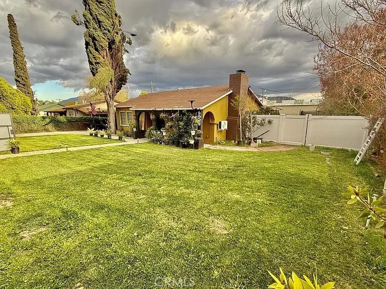 2356 W Hays Street Property Photo 2
