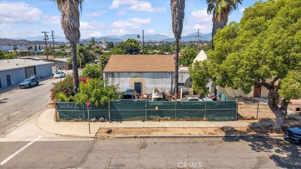 1293 W 2nd Street Property Photo 1
