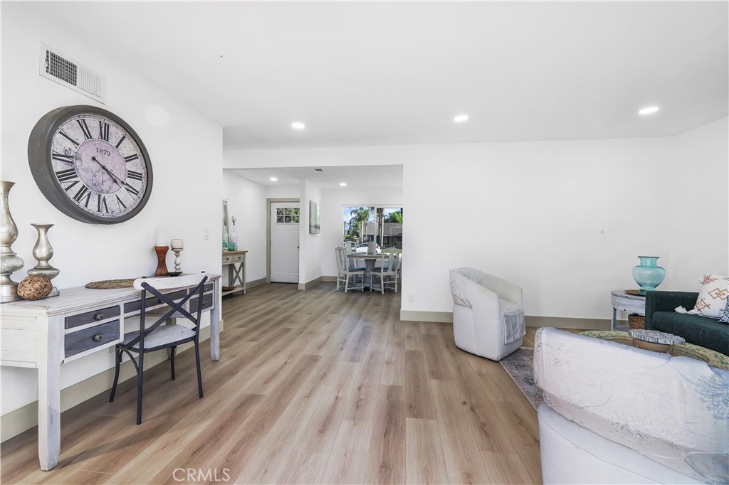 360 W Easton Street Property Photo 13