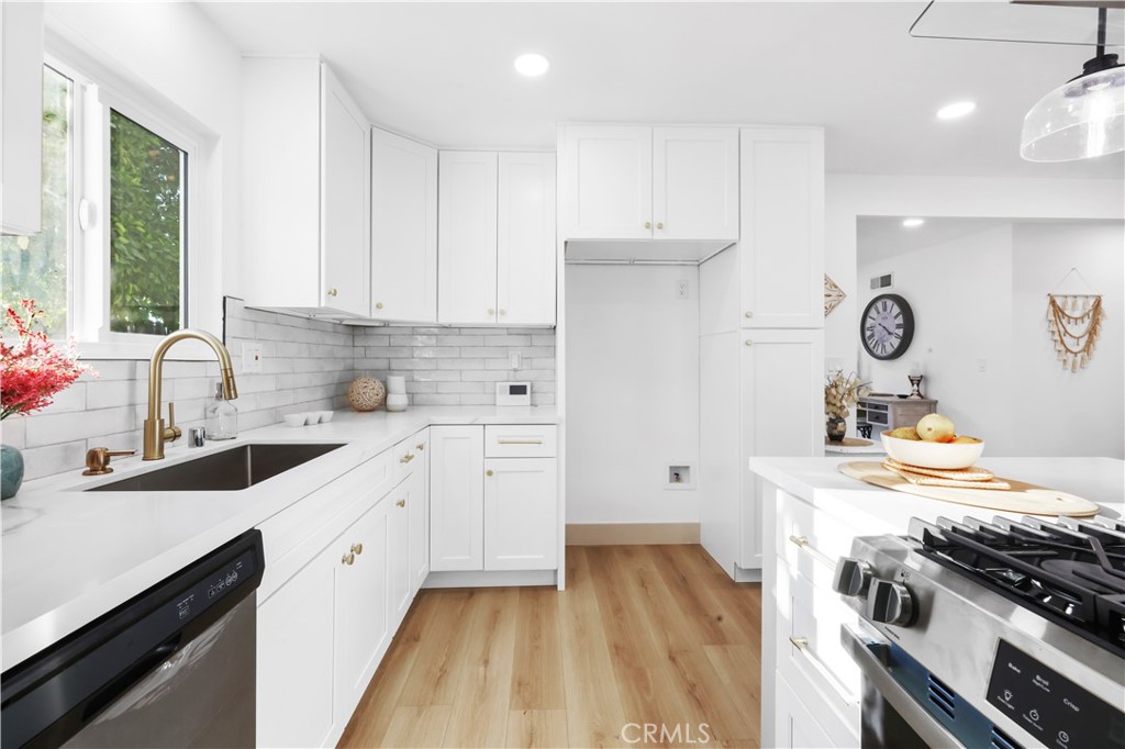 360 W Easton Street Property Photo 22