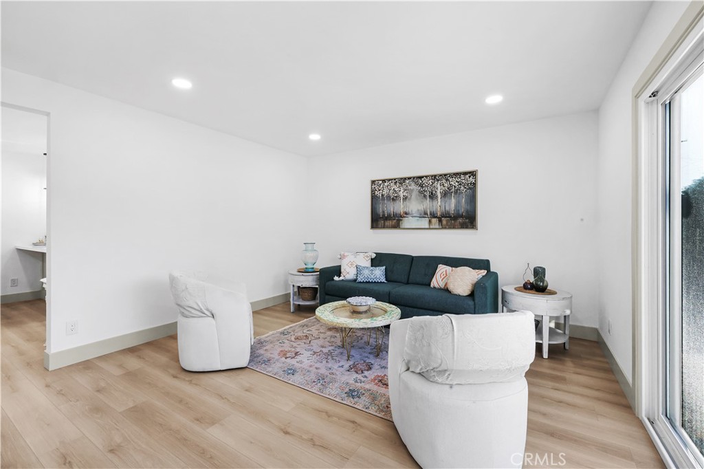360 W Easton Street Property Photo 27