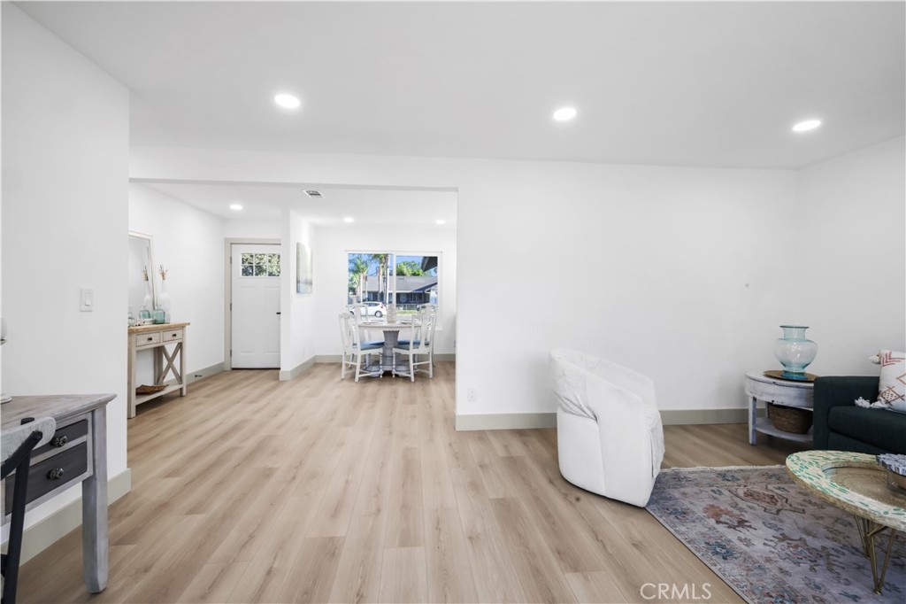 360 W Easton Street Property Photo 28