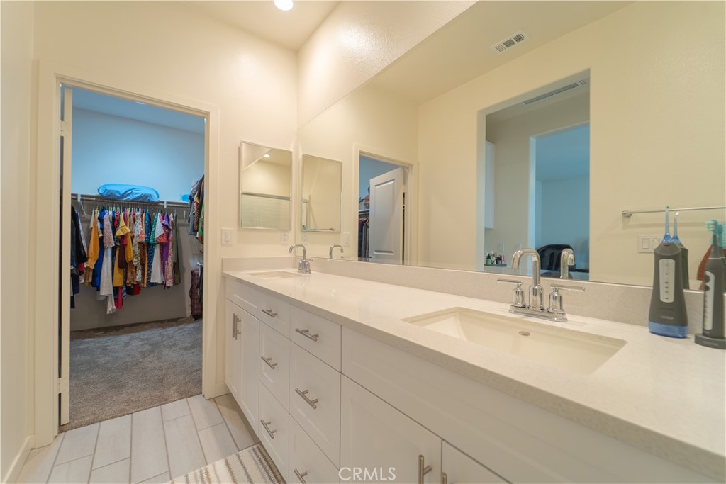 16040 Parkhouse Drive 1 Property Photo 11