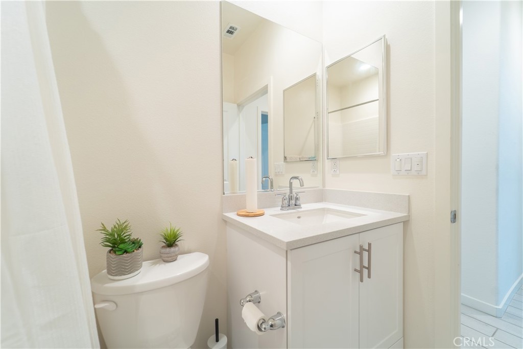 16040 Parkhouse Drive 1 Property Photo 15