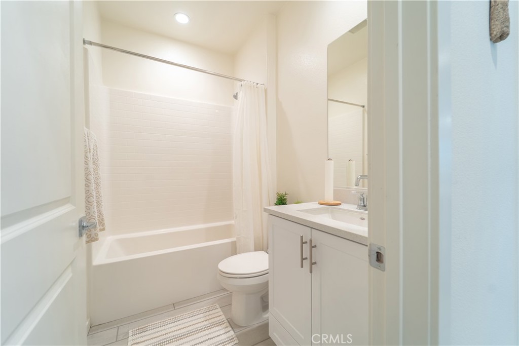 16040 Parkhouse Drive 1 Property Photo 16