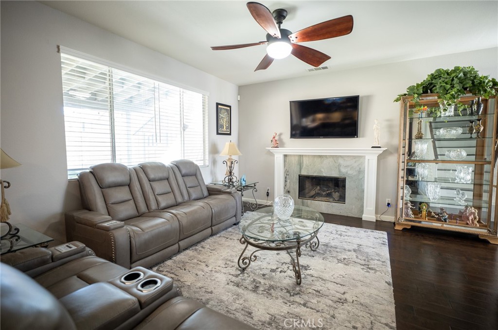 6071 Hilton Head Lane Property Photo 4