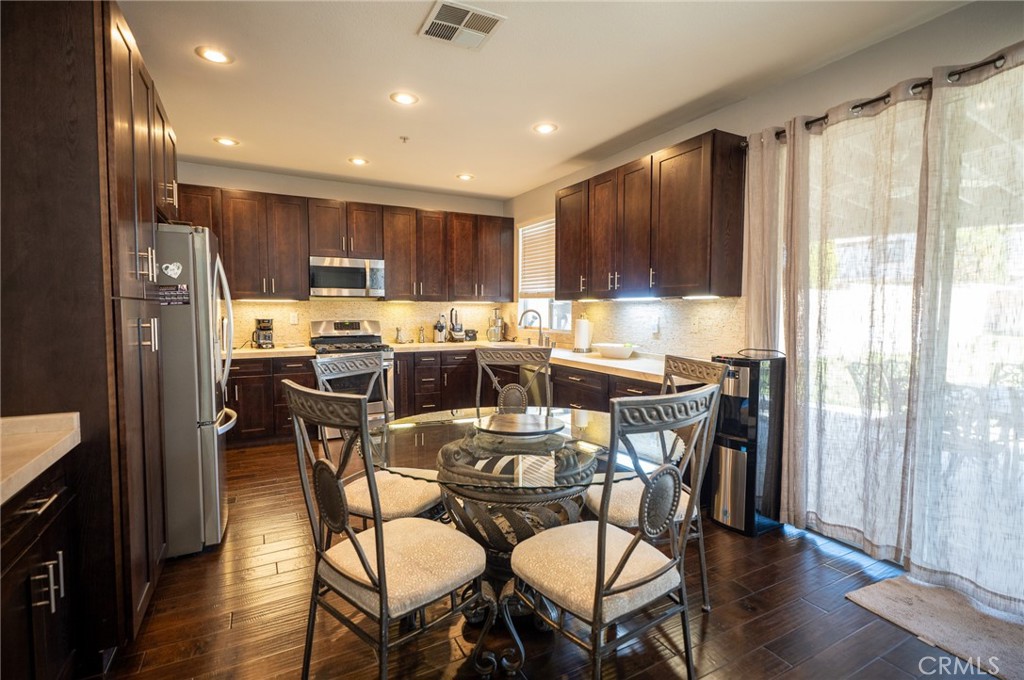 6071 Hilton Head Lane Property Photo 5