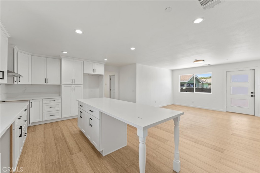 532 N Gardena Street N Property Photo 5