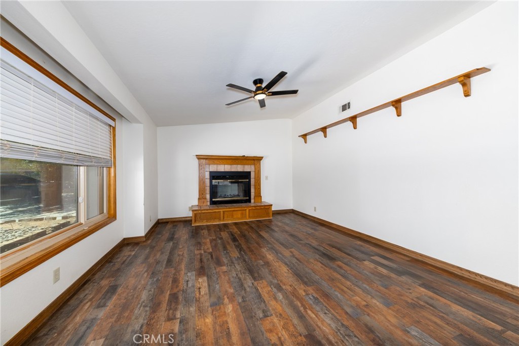 14734 Melbourne Avenue Property Photo 7