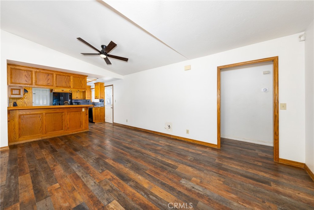 14734 Melbourne Avenue Property Photo 9