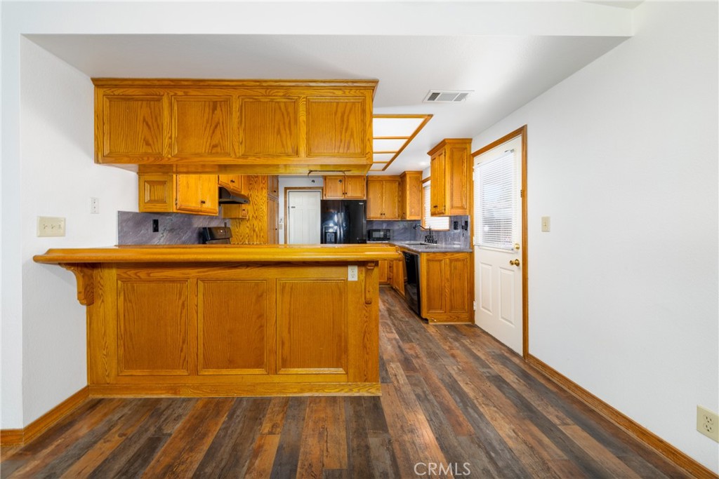 14734 Melbourne Avenue Property Photo 10