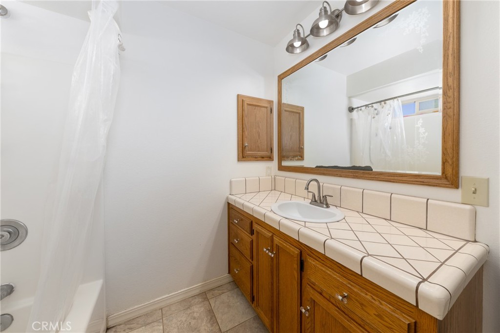 14734 Melbourne Avenue Property Photo 19