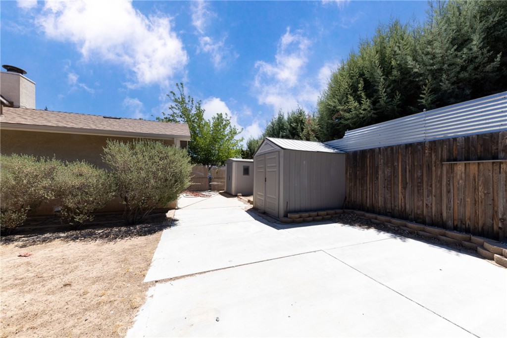 14734 Melbourne Avenue Property Photo 29