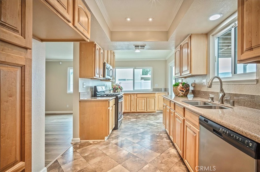 10627 Wildrose Drive Property Photo 10