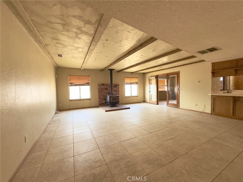 17853 Alder Street Property Photo 7