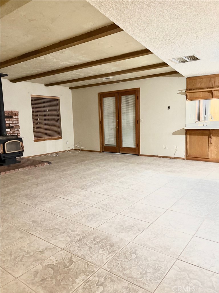 17853 Alder Street Property Photo 9