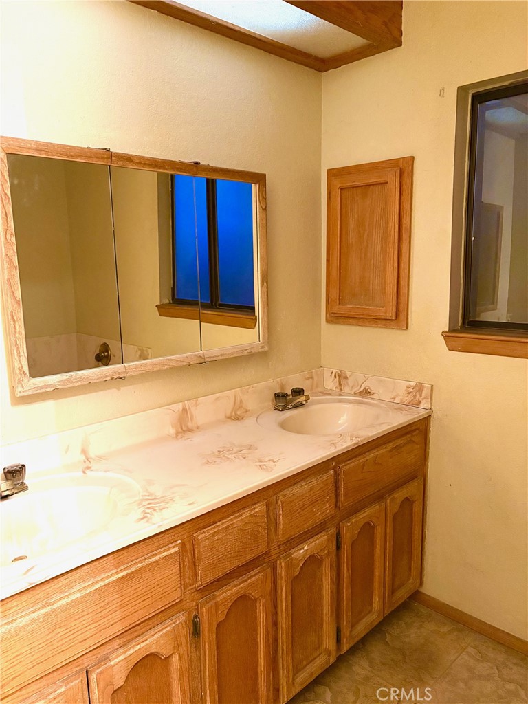 17853 Alder Street Property Photo 24