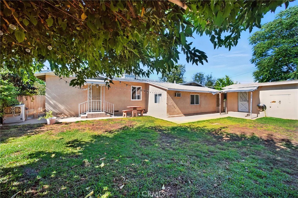 1043 E 9th Street Property Photo 5