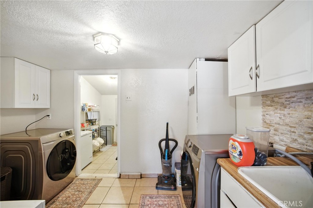 1043 E 9th Street Property Photo 18