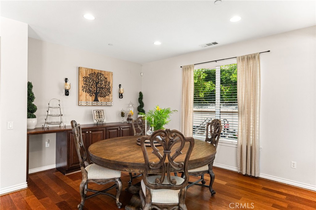 4563 Foxborough Drive Property Photo 8