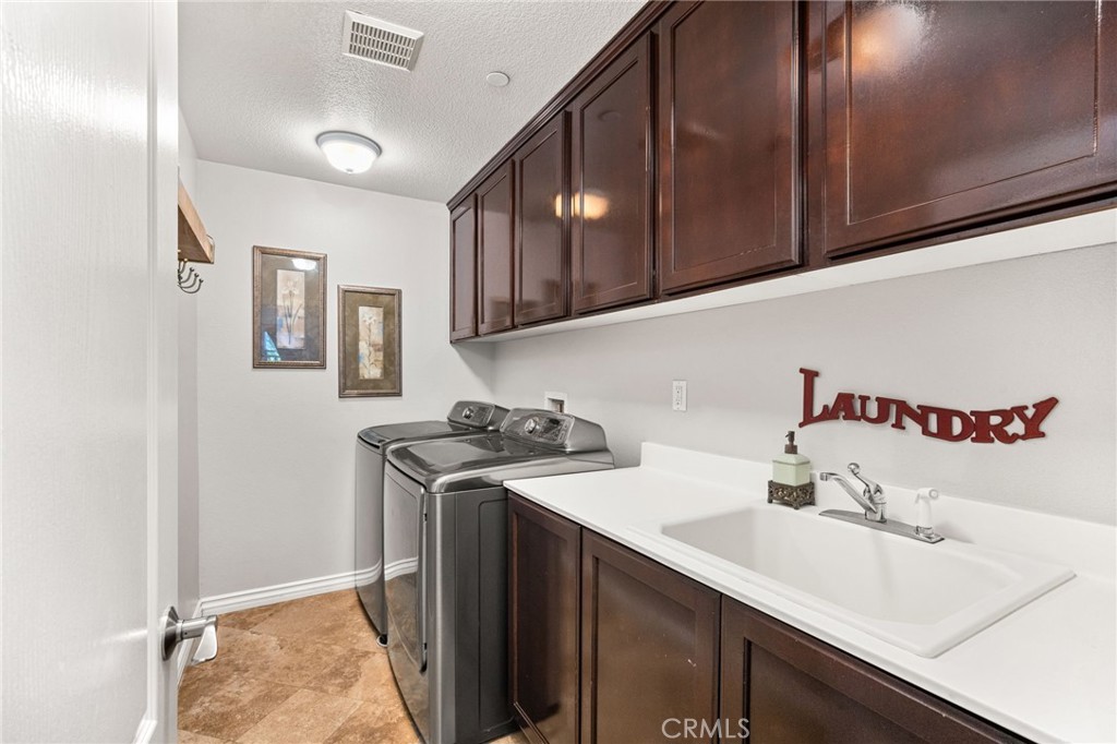 4563 Foxborough Drive Property Photo 15