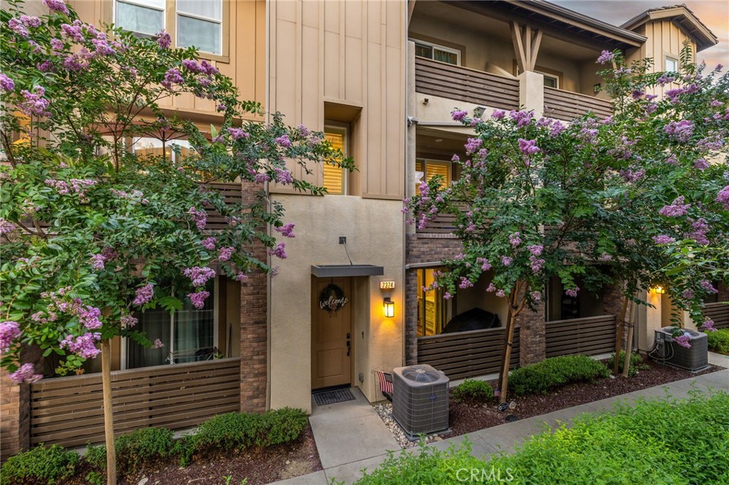 7374 Luminaire Place Property Photo 3
