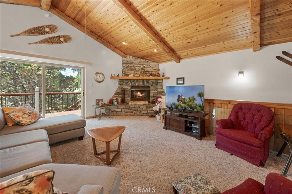 1090 Mount Shasta Road Property Photo 4