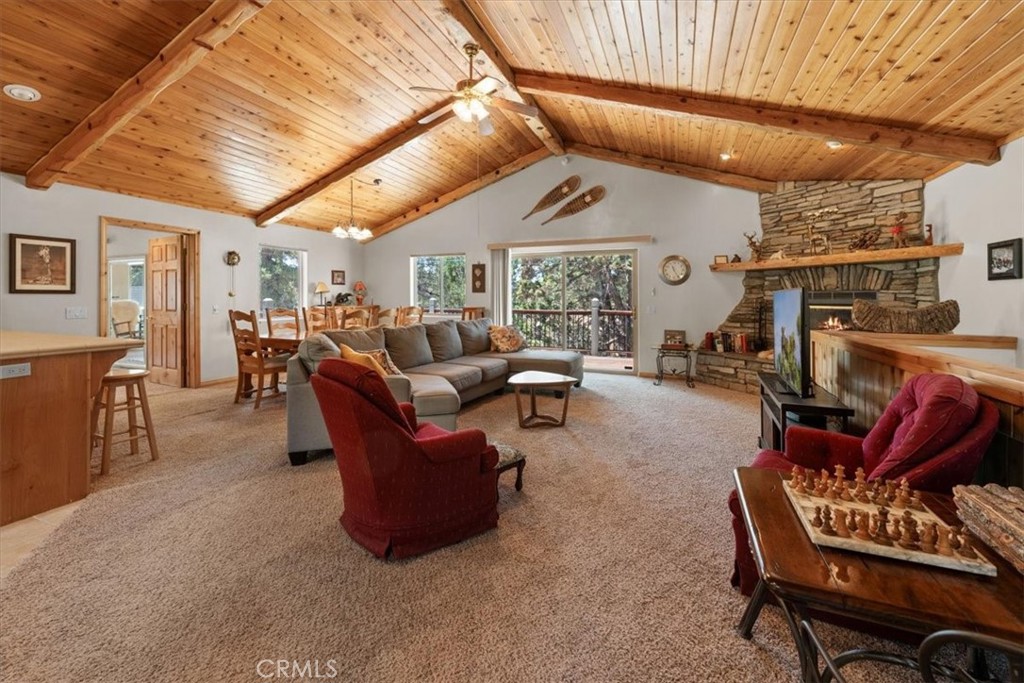 1090 Mount Shasta Road Property Photo 5