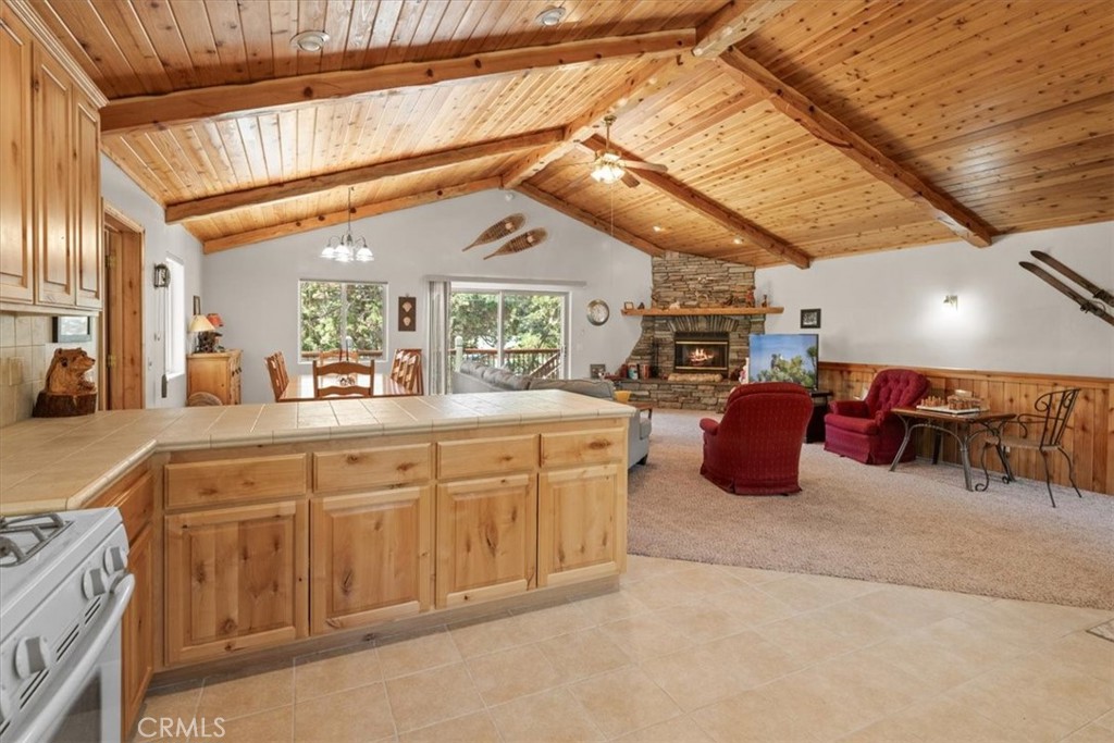 1090 Mount Shasta Road Property Photo 10