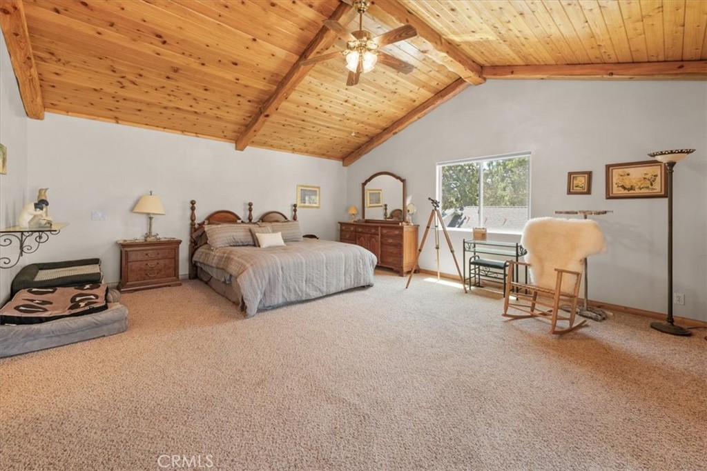 1090 Mount Shasta Road Property Photo 13