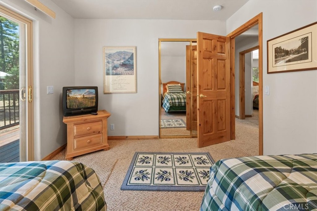 1090 Mount Shasta Road Property Photo 20